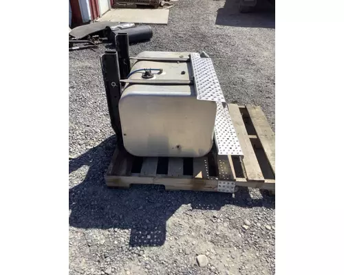 FREIGHTLINER M2 106 Fuel Tank