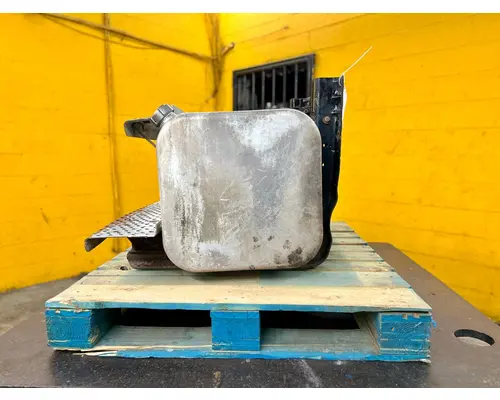 FREIGHTLINER M2 106 Fuel Tank