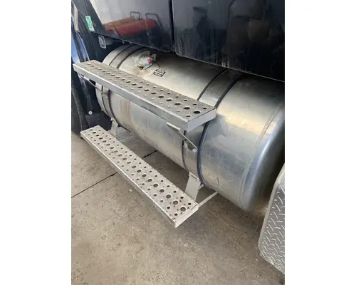FREIGHTLINER M2 106 Fuel Tank