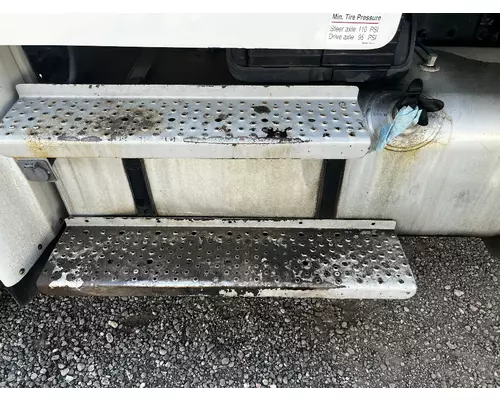 FREIGHTLINER M2 106 Fuel Tank