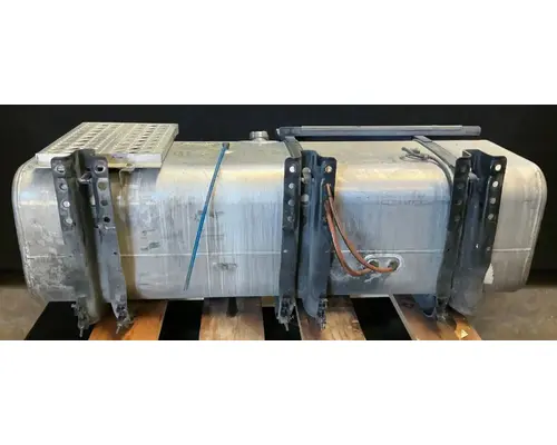 FREIGHTLINER M2 106 Fuel Tank