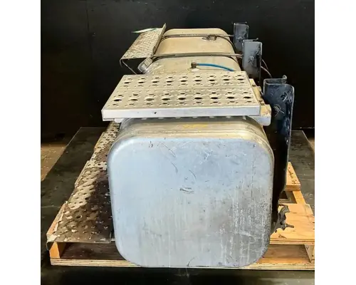 FREIGHTLINER M2 106 Fuel Tank