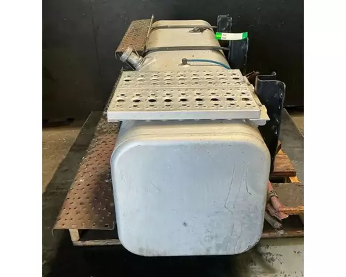 FREIGHTLINER M2 106 Fuel Tank