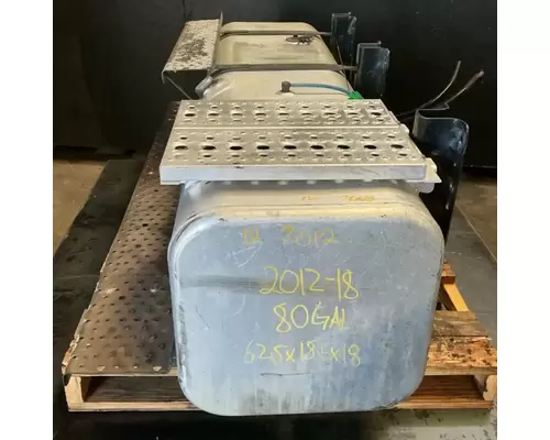 FREIGHTLINER M2 106 Fuel Tank