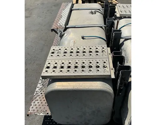 FREIGHTLINER M2 106 Fuel Tank