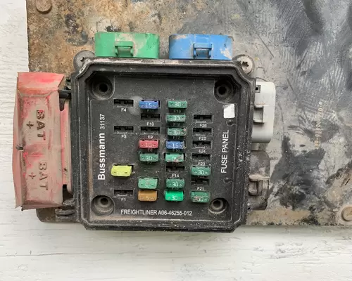 FREIGHTLINER M2 106 Fuse Box