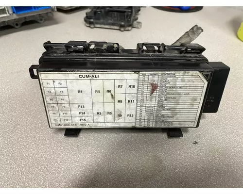 FREIGHTLINER M2 106 Fuse Box