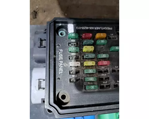 FREIGHTLINER M2 106 Fuse Box