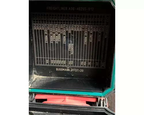 FREIGHTLINER M2 106 Fuse Box