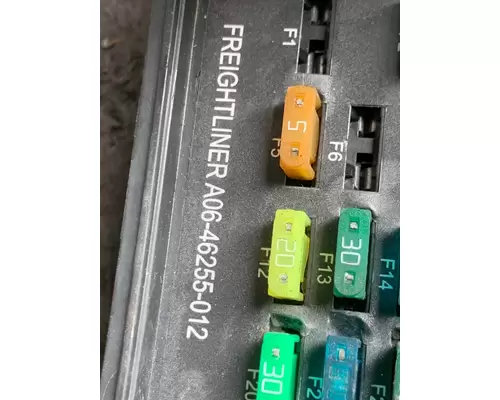 FREIGHTLINER M2 106 Fuse Box