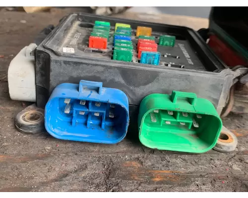 FREIGHTLINER M2 106 Fuse Box