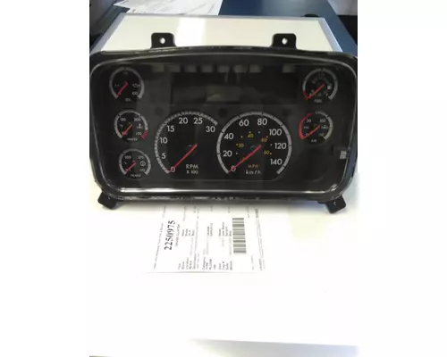 FREIGHTLINER M2 106 GAUGE CLUSTER