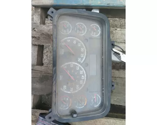 FREIGHTLINER M2 106 GAUGE CLUSTER