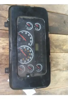 FREIGHTLINER M2 106 GAUGE CLUSTER