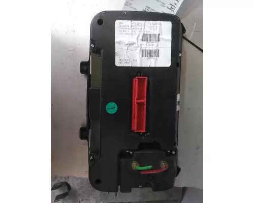 FREIGHTLINER M2 106 GAUGE CLUSTER