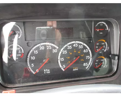 FREIGHTLINER M2 106 GAUGE CLUSTER