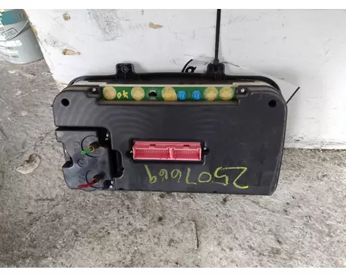 FREIGHTLINER M2 106 GAUGE CLUSTER