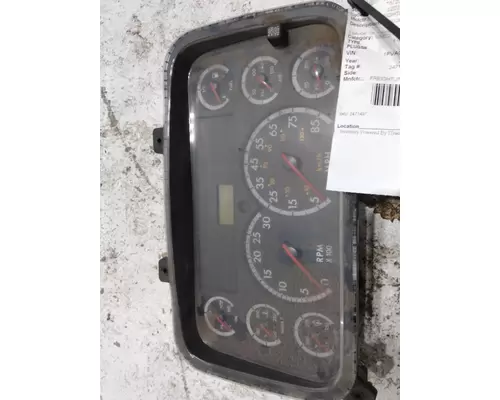 FREIGHTLINER M2 106 GAUGE CLUSTER