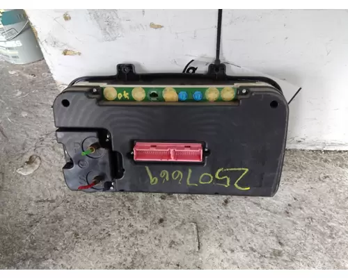 FREIGHTLINER M2 106 GAUGE CLUSTER