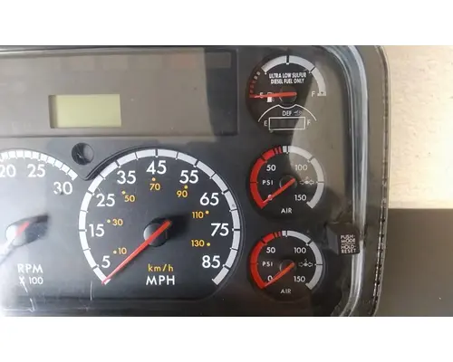 FREIGHTLINER M2 106 GAUGE CLUSTER
