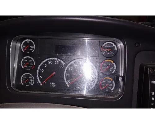 FREIGHTLINER M2 106 GAUGE CLUSTER