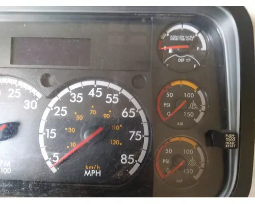 FREIGHTLINER M2 106 GAUGE CLUSTER