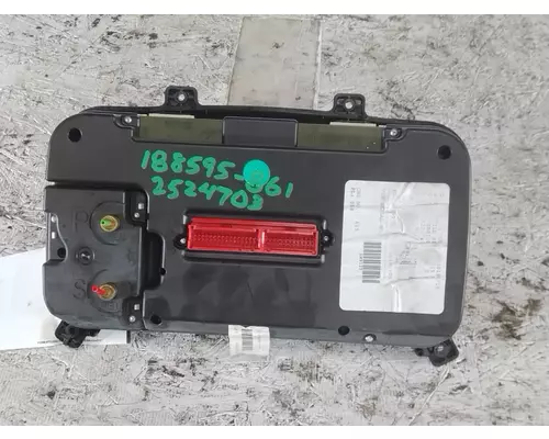 FREIGHTLINER M2 106 GAUGE CLUSTER
