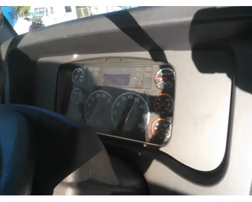 FREIGHTLINER M2 106 GAUGE CLUSTER