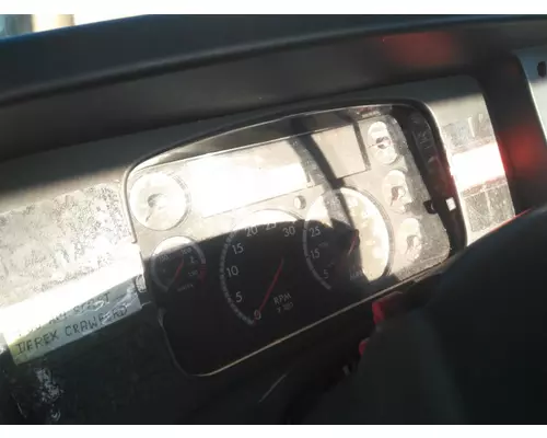 FREIGHTLINER M2 106 GAUGE CLUSTER