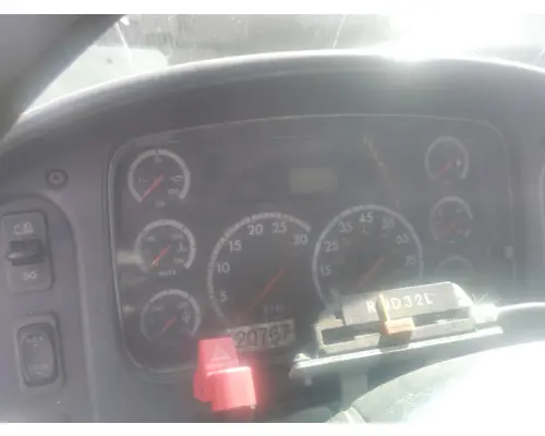 FREIGHTLINER M2 106 GAUGE CLUSTER