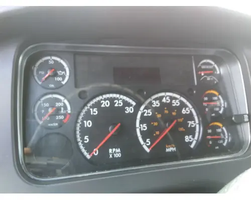 FREIGHTLINER M2 106 GAUGE CLUSTER