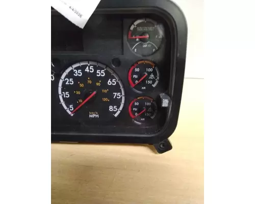 FREIGHTLINER M2 106 GAUGE CLUSTER