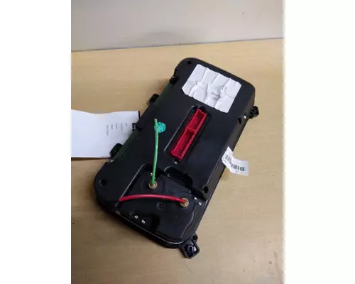 FREIGHTLINER M2 106 GAUGE CLUSTER
