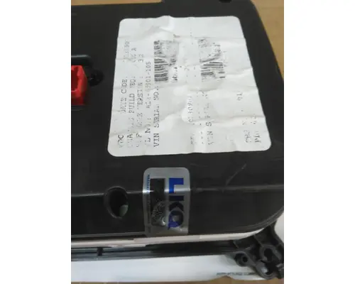 FREIGHTLINER M2 106 GAUGE CLUSTER