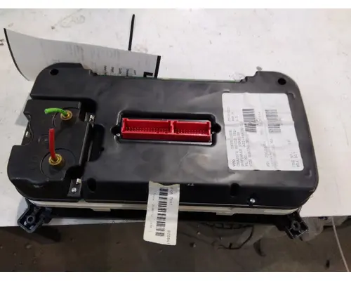 FREIGHTLINER M2 106 GAUGE CLUSTER