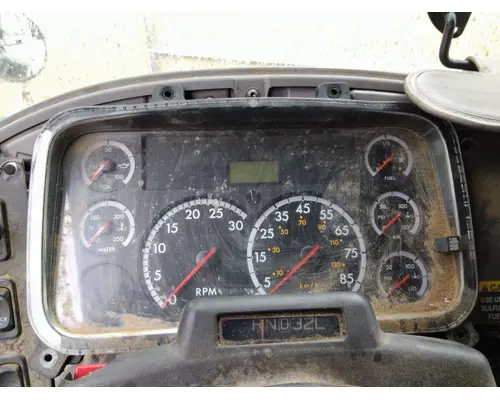 FREIGHTLINER M2 106 GAUGE CLUSTER