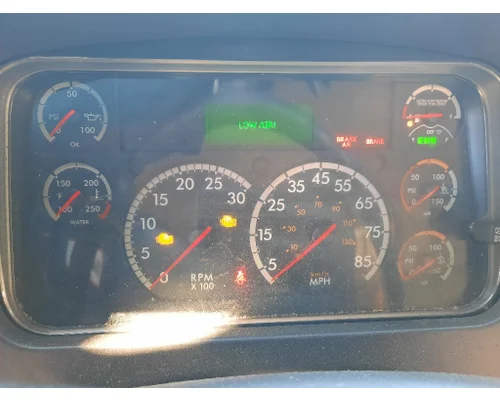 FREIGHTLINER M2 106 GAUGE CLUSTER