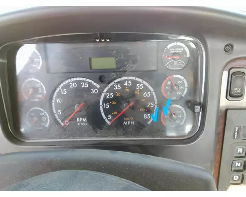 FREIGHTLINER M2 106 GAUGE CLUSTER