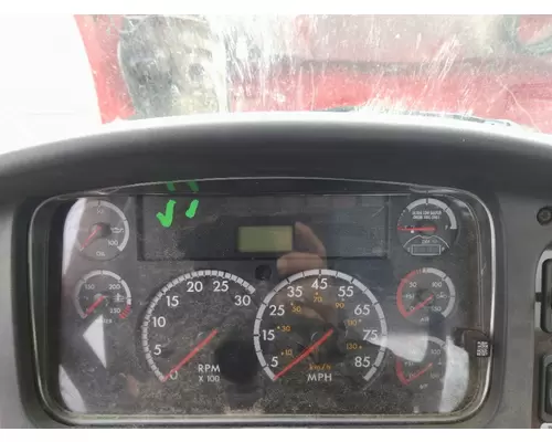 FREIGHTLINER M2 106 GAUGE CLUSTER