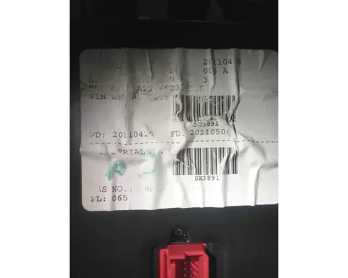 FREIGHTLINER M2 106 GAUGE CLUSTER