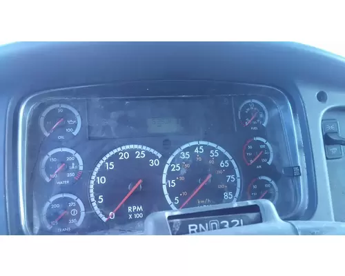 FREIGHTLINER M2 106 GAUGE CLUSTER