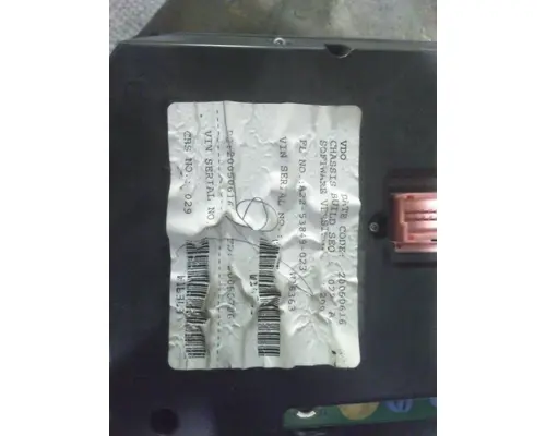 FREIGHTLINER M2 106 GAUGE CLUSTER