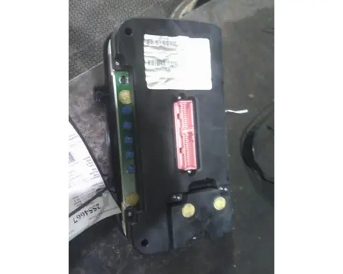 FREIGHTLINER M2 106 GAUGE CLUSTER