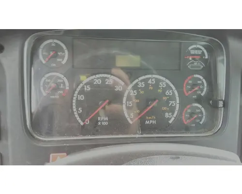 FREIGHTLINER M2 106 GAUGE CLUSTER