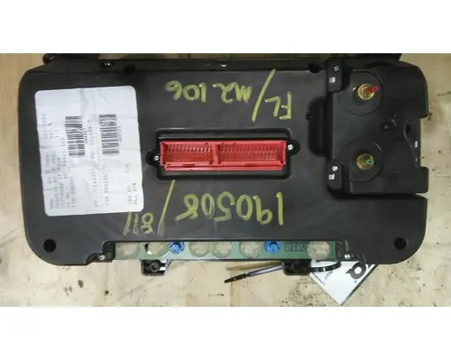 FREIGHTLINER M2 106 GAUGE CLUSTER
