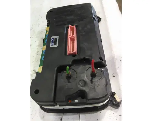 FREIGHTLINER M2 106 GAUGE CLUSTER