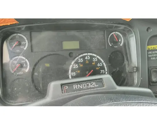 FREIGHTLINER M2 106 GAUGE CLUSTER