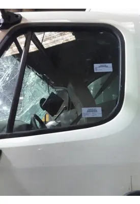 FREIGHTLINER M2 106 GLASS, DOOR, FRONT