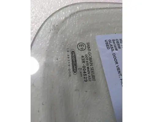 FREIGHTLINER M2 106 GLASS, DOOR VENT, FRONT