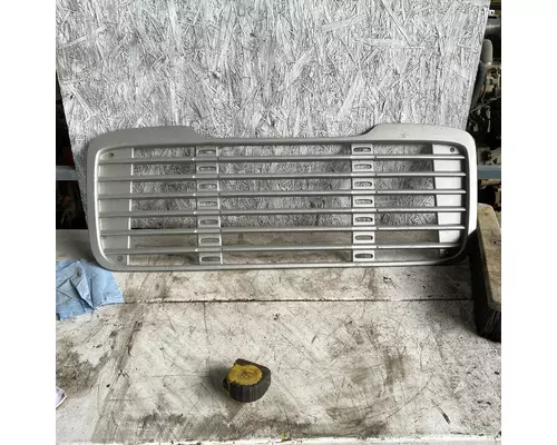 FREIGHTLINER M2 106 Grille